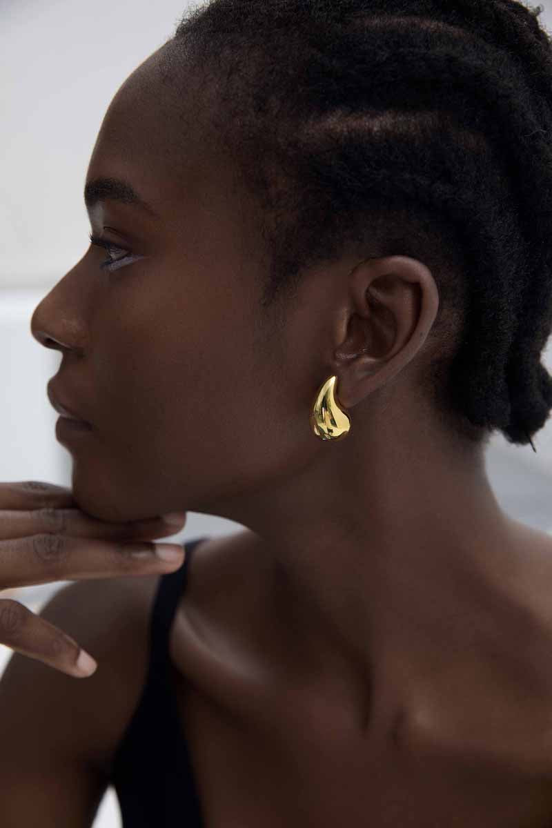 Serene Drift Stud Earrings