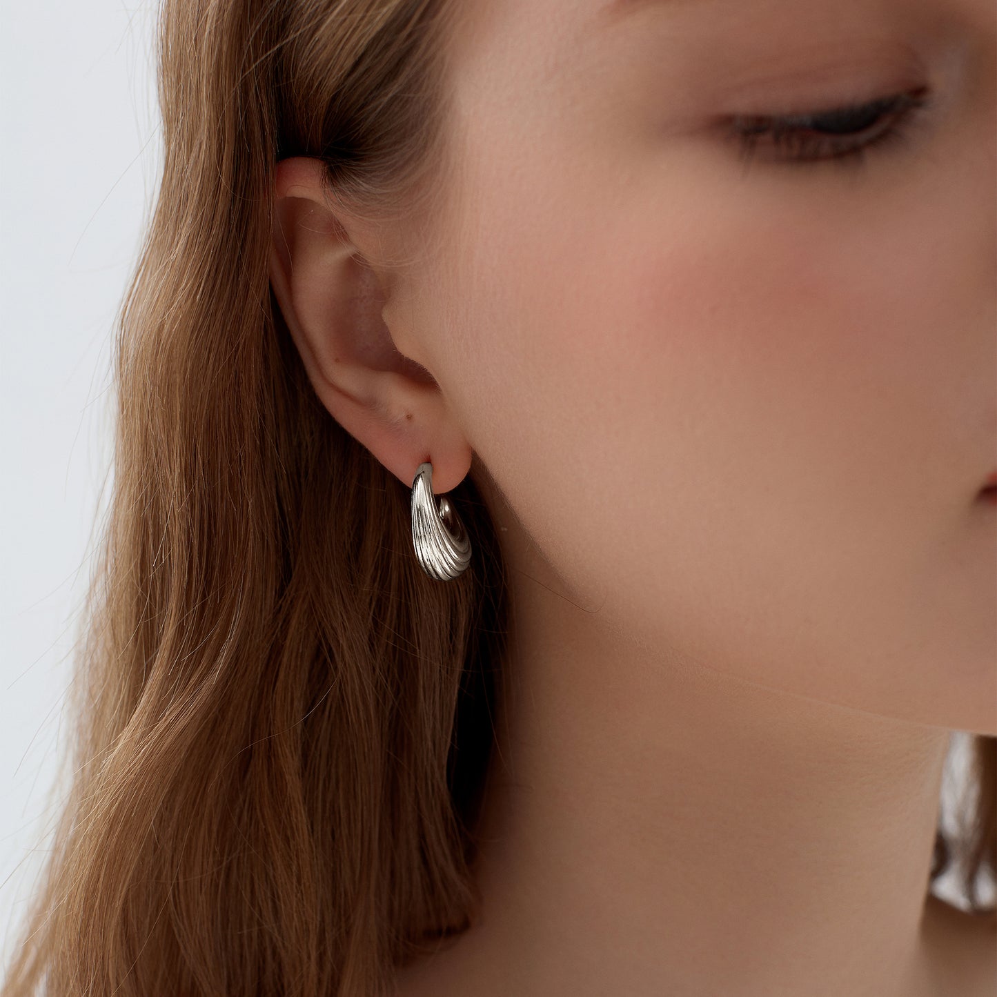 Vivid Edge Hoop Earrings